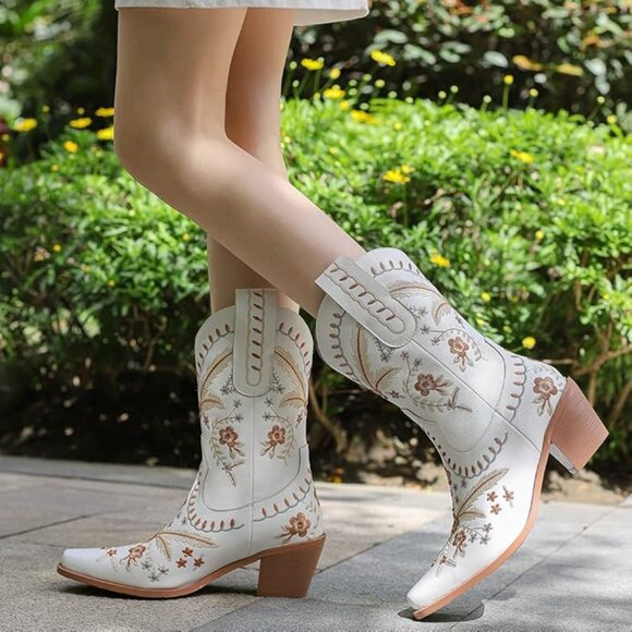Floral low chunky heel western boots - Picture 2 of 6